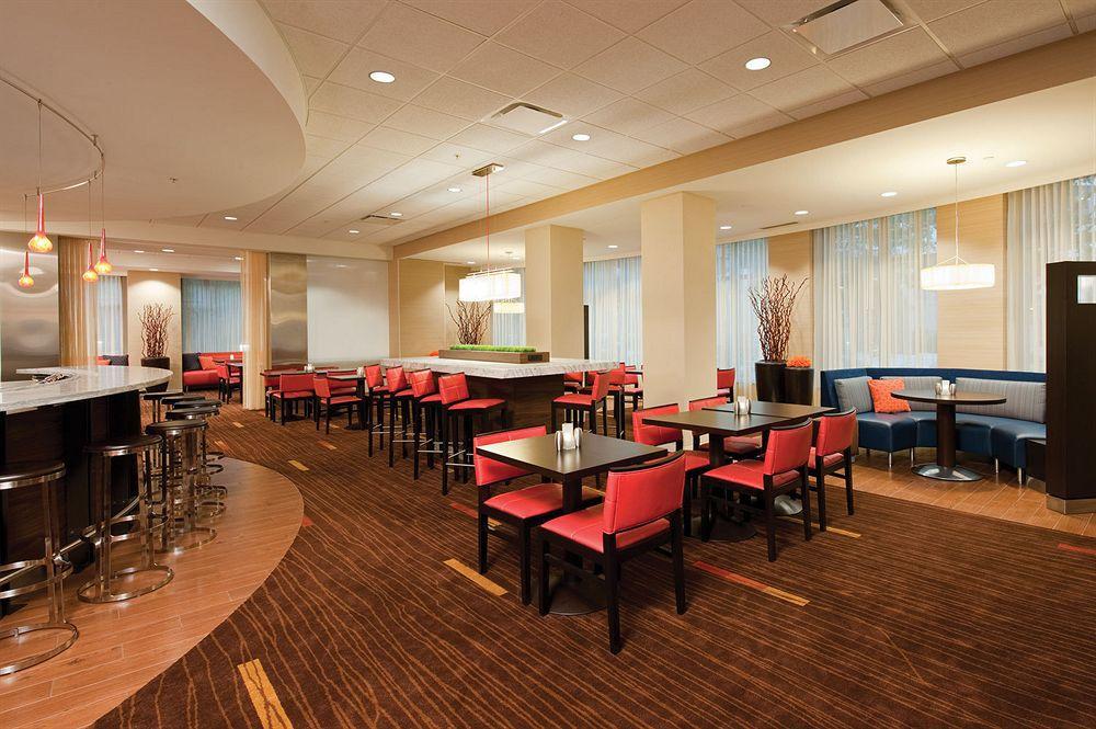 Готель Courtyard Grand Rapids Downtown Екстер'єр фото