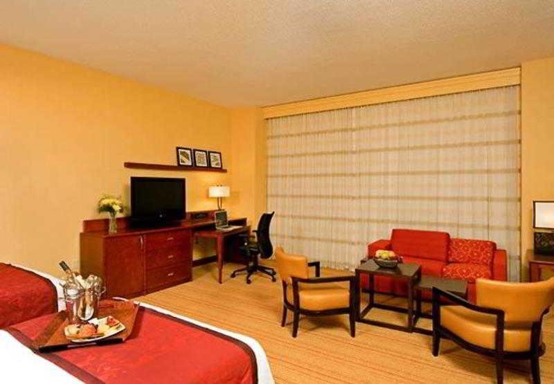 Готель Courtyard Grand Rapids Downtown Екстер'єр фото