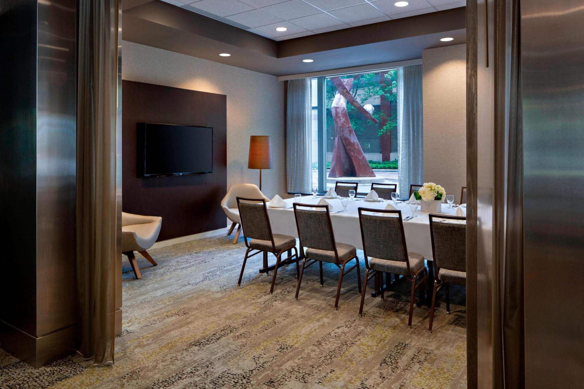 Готель Courtyard Grand Rapids Downtown Екстер'єр фото