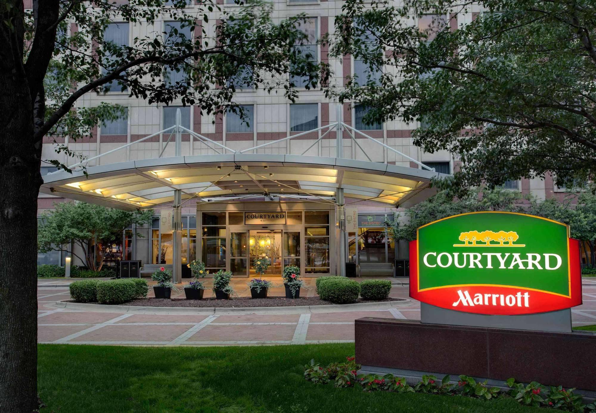 Готель Courtyard Grand Rapids Downtown Екстер'єр фото