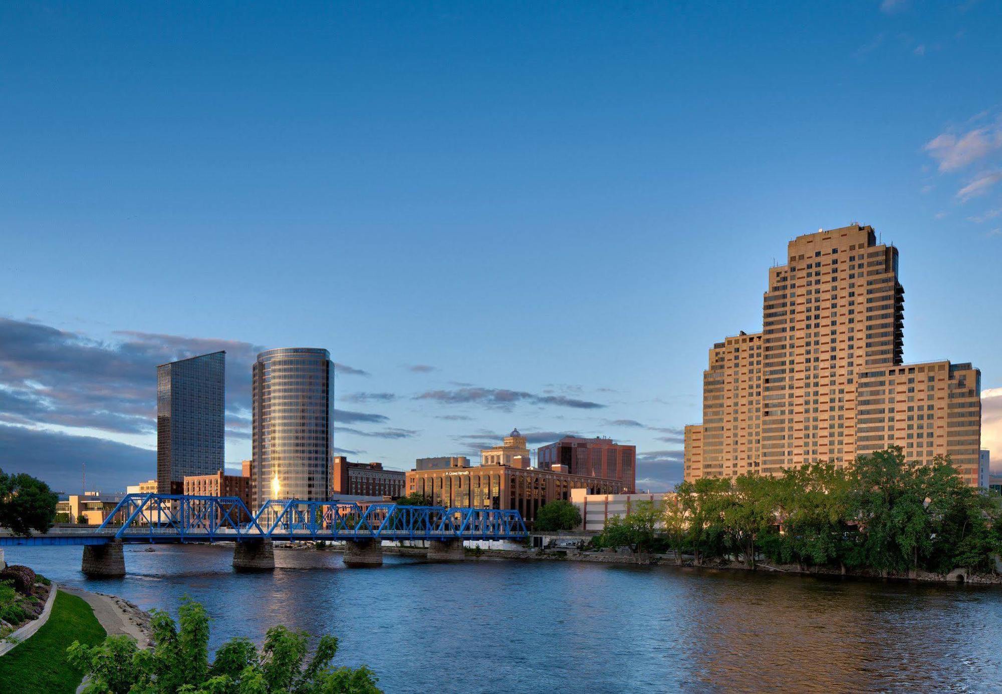 Готель Courtyard Grand Rapids Downtown Екстер'єр фото